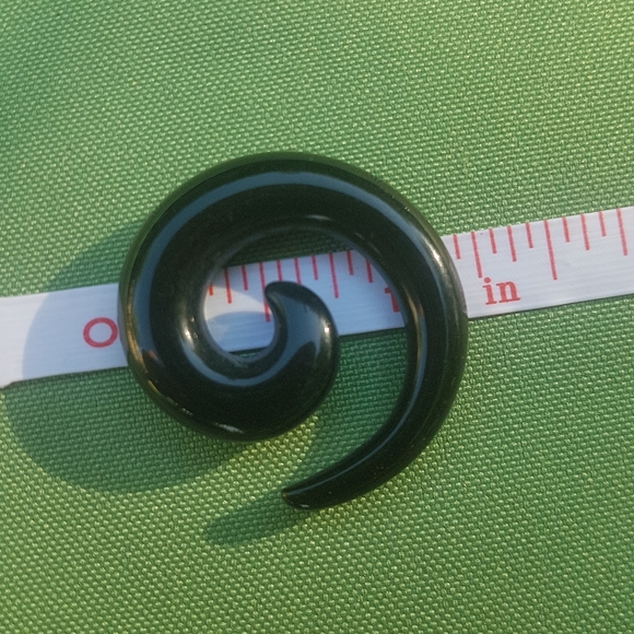 👂🏻Large Spiral Ear Lobe Tunnel Stretchers - Picture 4 of 9